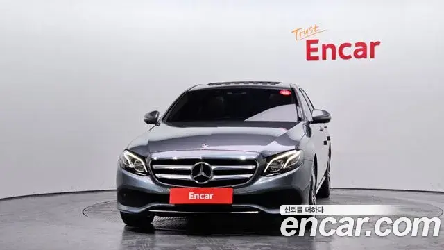 Mercedes-Benz E-Class 2018 — Şəkil 14/20