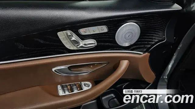 Mercedes-Benz E-Class 2018 — Şəkil 11/20