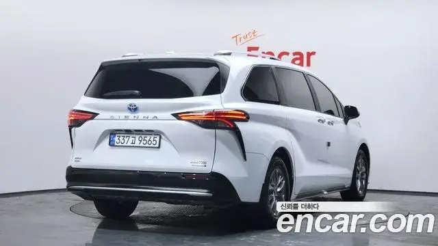 Toyota Sienna 2023 — Şəkil 6/20