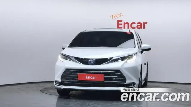 Toyota Sienna 2023 — Şəkil 17/20