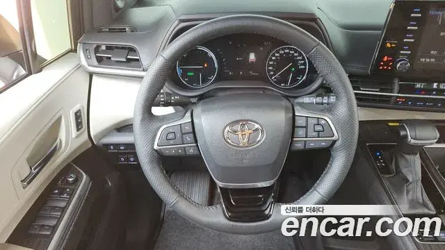 Toyota Sienna 2023 — Şəkil 3/20