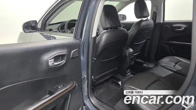 Jeep Compass 2018 — Şəkil 8/20