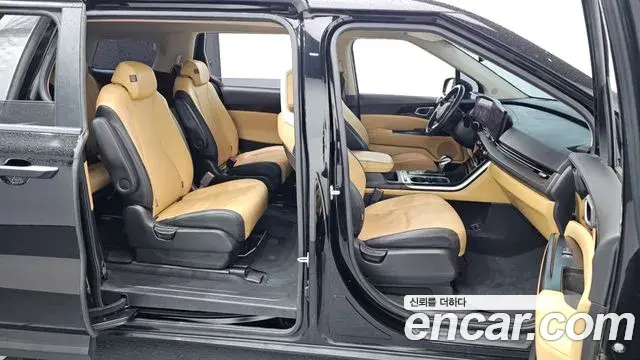 Kia Carnival 2021 — Фото 11/20