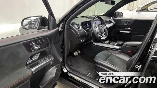 Mercedes-Benz GLB-Class 2021 — Фото 10/20