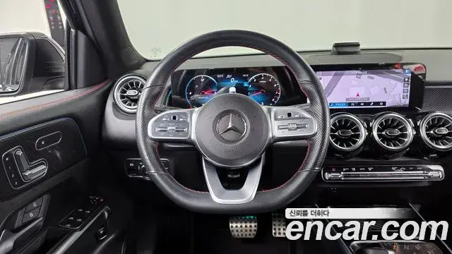 Mercedes-Benz GLB-Class 2021 — Фото 13/20