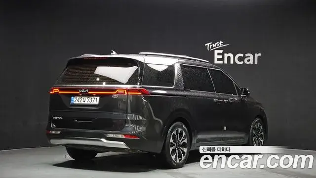 Kia Carnival 2022 — Фото 2/20
