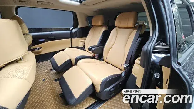 Kia Carnival 2022 — Фото 12/20