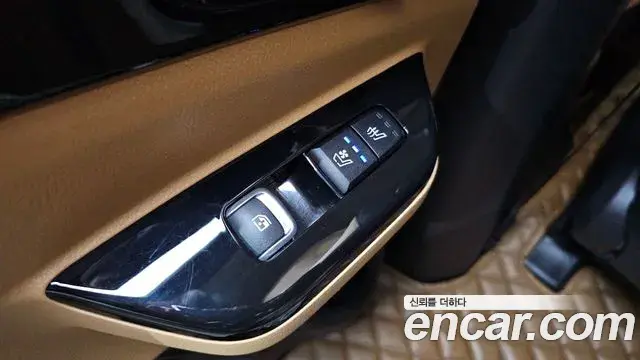 Kia Carnival 2022 — Фото 19/20