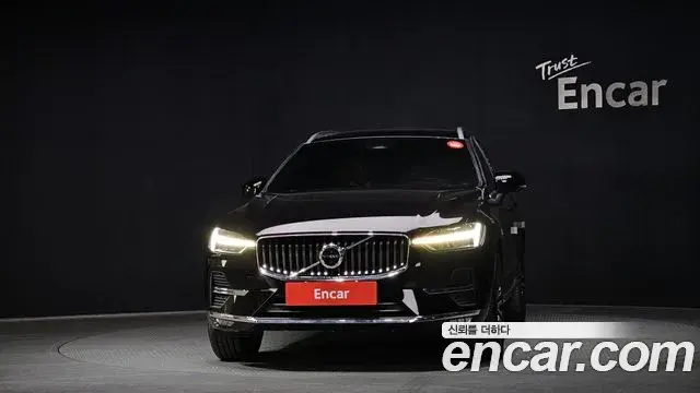 Volvo XC60 2021 — ფოტო 6/20