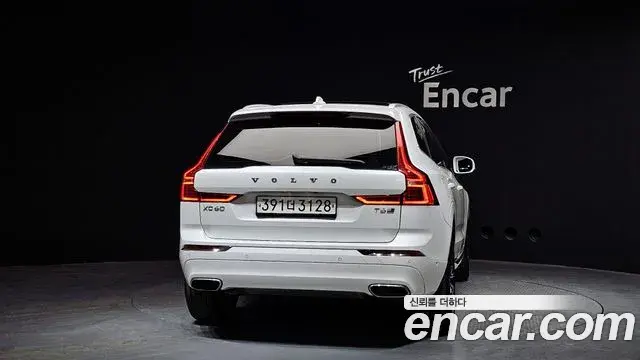 Volvo XC60 2020 — Фото 3/20