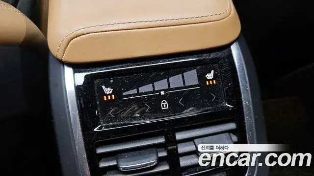 Volvo XC60 2020 — Фото 16/20