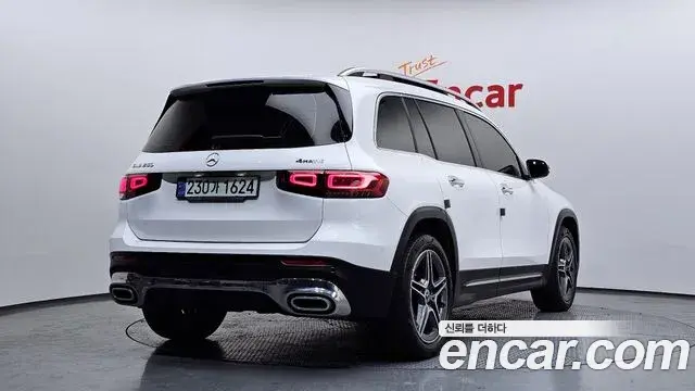 Mercedes-Benz GLB-Class 2021 — ფოტო 17/20