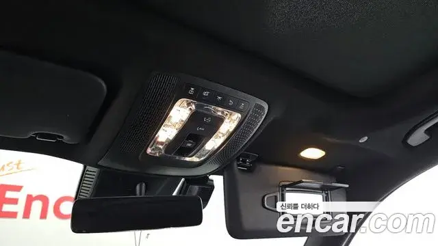 Mercedes-Benz GLB-Class 2021 — ფოტო 4/20