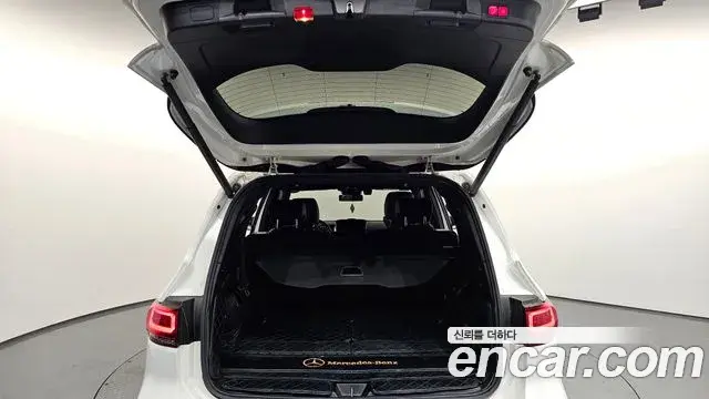 Mercedes-Benz GLB-Class 2021 — ფოტო 9/20