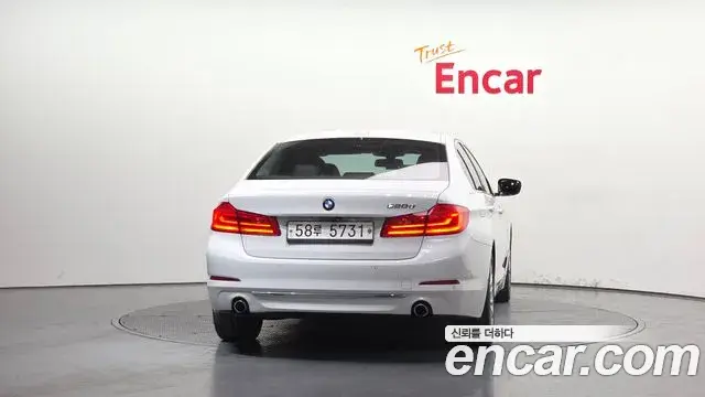 BMW 5 Series 2018 — Photo 13/20
