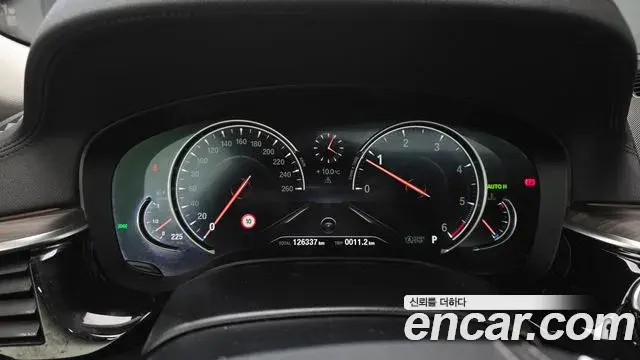 BMW 5 Series 2018 — Photo 16/20
