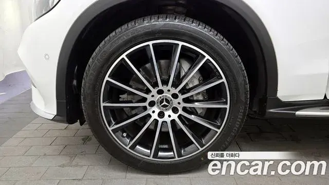 Mercedes-Benz GLC-Class 2019 — Şəkil 18/20
