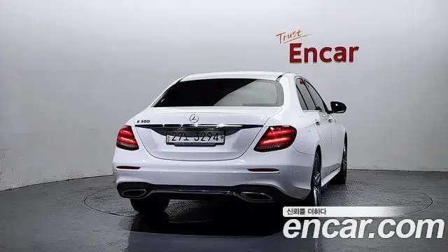 Mercedes-Benz E-Class 2018 — Şəkil 14/20