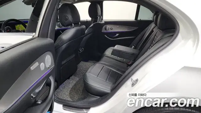 Mercedes-Benz E-Class 2018 — Şəkil 12/20