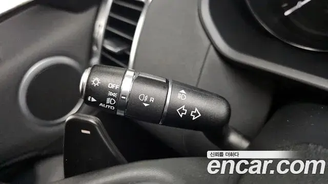 Land Rover Discovery 5 2018 — Photo 19/20