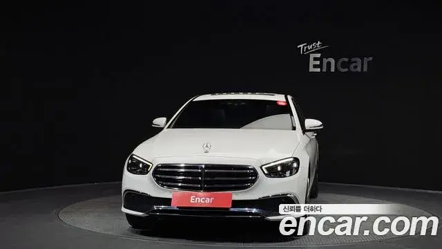 Mercedes-Benz E-Class 2022 — Фото 2/20