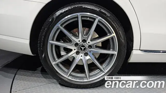Mercedes-Benz E-Class 2022 — Фото 4/20