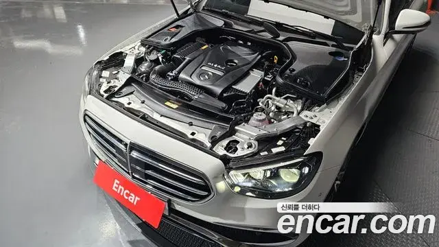 Mercedes-Benz E-Class 2022 — Фото 5/20