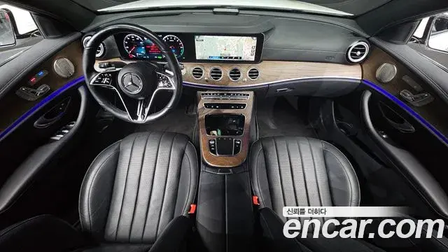 Mercedes-Benz E-Class 2022 — Фото 10/20