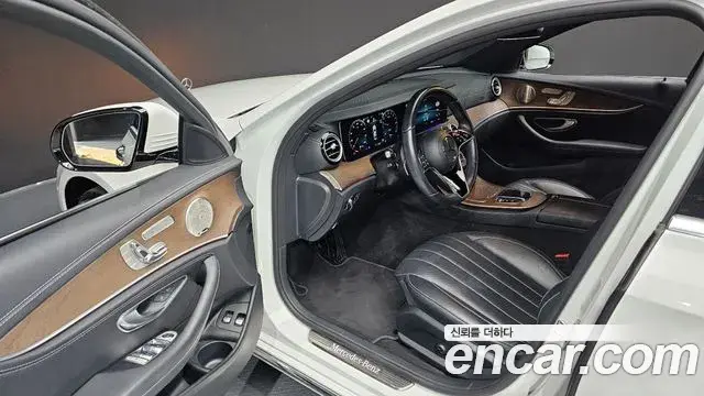 Mercedes-Benz E-Class 2022 — Фото 8/20