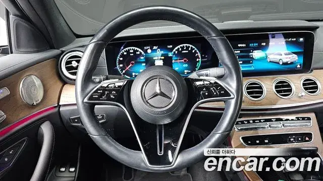 Mercedes-Benz E-Class 2022 — Фото 13/20
