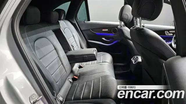 Mercedes-Benz GLC-Class 2020 — Photo 12/20
