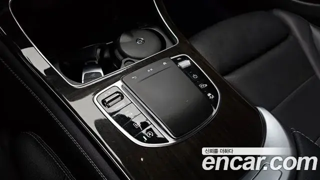 Mercedes-Benz GLC-Class 2020 — Photo 16/20