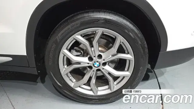 BMW X3 2018 — ფოტო 8/20