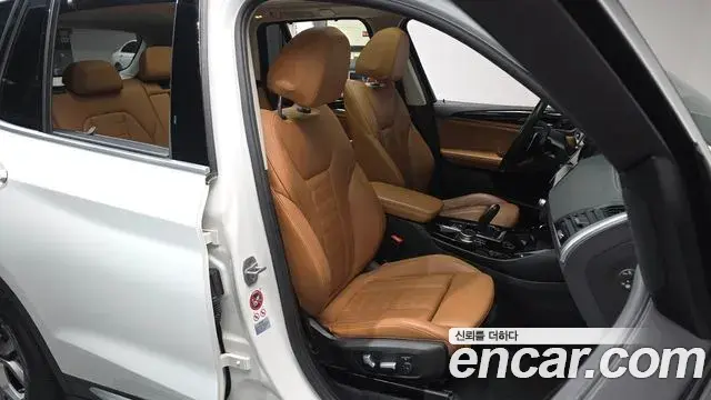 BMW X3 2018 — ფოტო 15/20