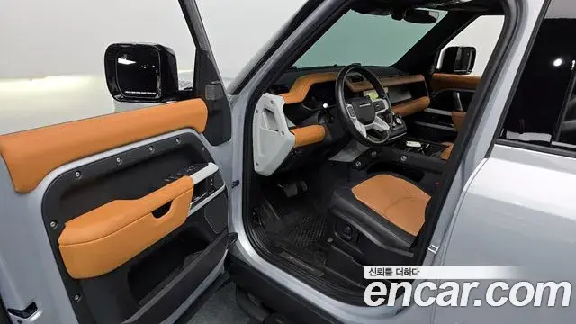 Land Rover Defender 2024 — ფოტო 1/20