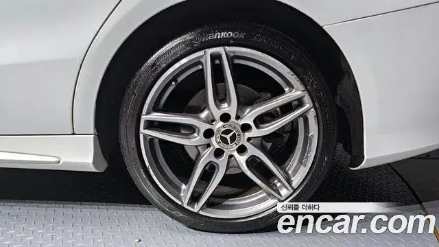 Mercedes-Benz CLA-Class 2018 — Şəkil 9/20