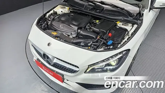 Mercedes-Benz CLA-Class 2018 — Şəkil 19/20