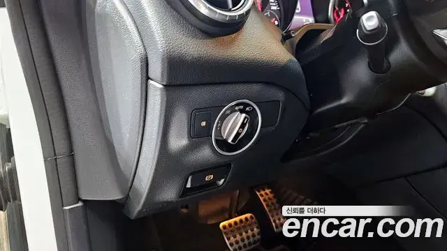 Mercedes-Benz CLA-Class 2018 — Şəkil 3/20
