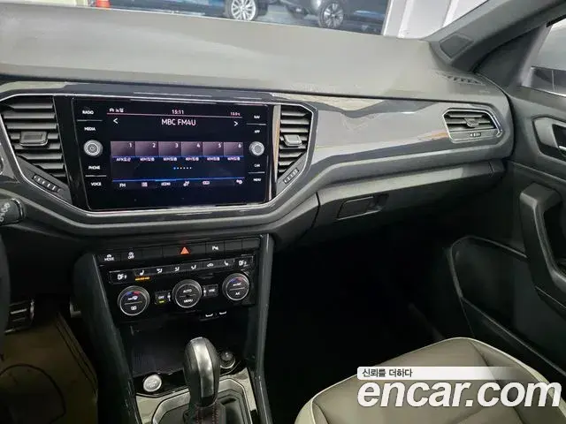 Volkswagen T-Roc 2021 — Photo 13/20