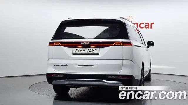 Kia Carnival 2021 — Фото 4/20