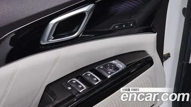 Kia Carnival 2021 — Фото 17/20