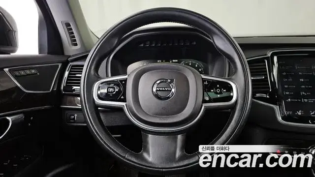 Volvo XC90 2018 — ფოტო 2/20