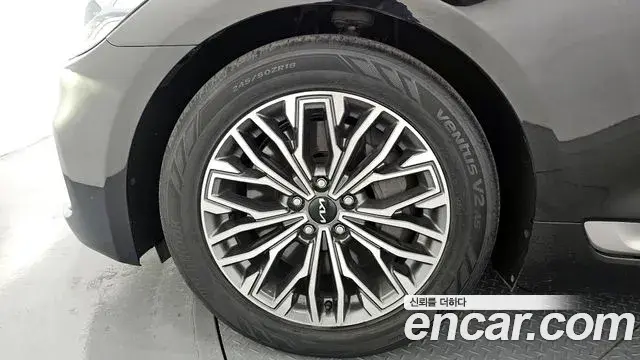 Kia The K9 2018 — Photo 20/20