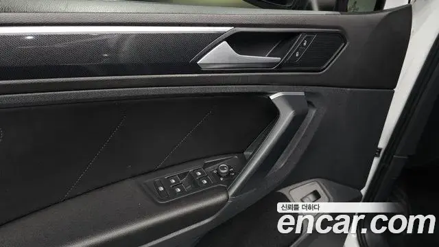 Volkswagen Tiguan 2021 — ფოტო 3/20