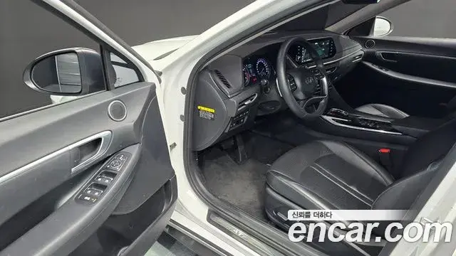 Hyundai Sonata Hybrid 2019 — Photo 16/20
