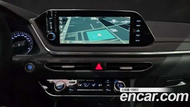 Hyundai Sonata Hybrid 2019 — Photo 13/20