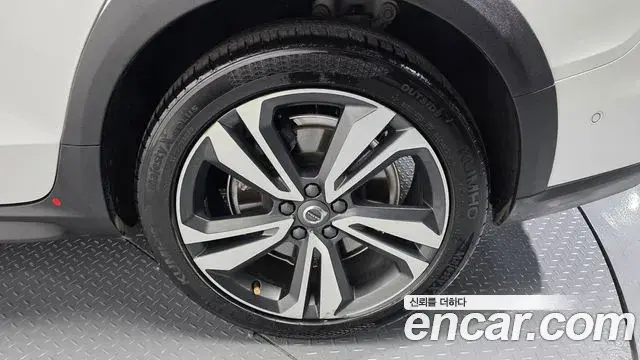Volvo V60 Cross Country 2019 — Photo 2/20