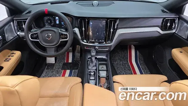 Volvo V60 Cross Country 2019 — Photo 5/20