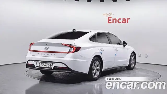 Hyundai Sonata Hybrid 2020 — Photo 15/20