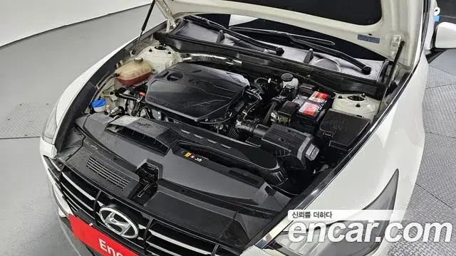 Hyundai Sonata Hybrid 2020 — Photo 16/20